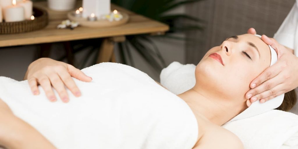 Massage lưu dẫn thải độc da hệ bạch huyết MLD