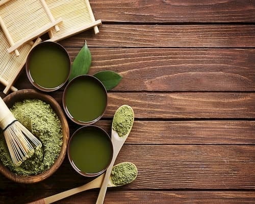 7 Cách chữa thâm mắt hiệu quả, an toàn, tiết kiệm chi phí 4 Tinh chất từ trà xanh cũng giúp chữa quầng thâm hiệu quả