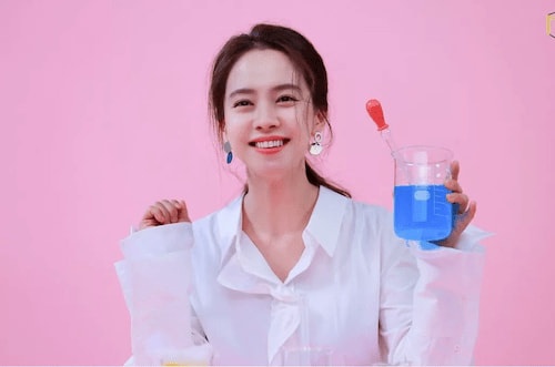Chọn kem nền 2019 bắt kịp xu hướng "Makeup no makeup" 1 Trang điểm "sương sương" hàng ngày với kem nền
