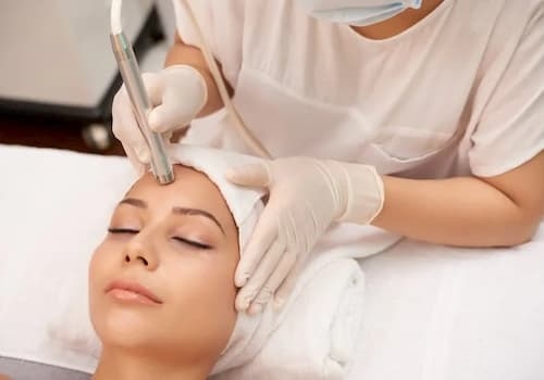 Trị thâm mắt bằng laser có hiệu quả không? 1 Với công nghệ kỹ thuật hiện đại như hiện nay thì điều trị thâm mắt bằng laser không quá ảnh hưởng nghiêm trọng
