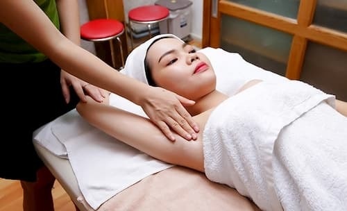 Massage là cách tác động trực tiếp đến hệ bạch huyết nhằm thải độc tốt hơn Massage là cách tác động trực tiếp đến hệ bạch huyết nhằm thải độc tốt hơn