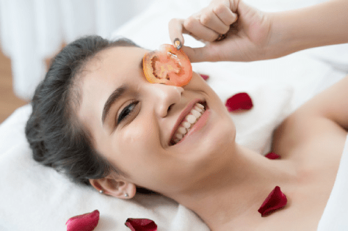 Truy tìm mask thải độc da tốt nhất hiện nay 3 Đắp mặt nạ là một liệu pháp thư giãn tốt nhất đối với phụ nữ