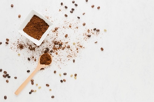 Tẩy tế bào chết bằng cafe có là lựa chọn an toàn cho da mụn nhạy cảm? 1 Cafe có rất nhiều công dụng cho sức khỏe và làn da