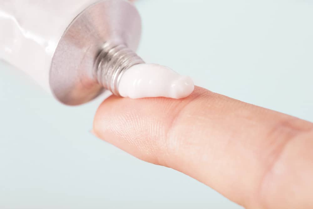 Thuốc Corticoid Là Thuốc Gì? Lợi Ích Và Cách Sử Dụng 4 Corticoid dạng thuốc bôi ngoài da