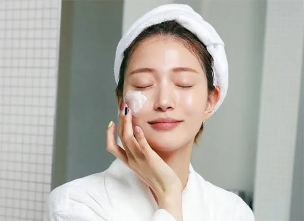 boi kem chong nang truoc hay sau serum 1 Luôn sử dụng kem chống nắng vào ban ngày để tránh tác hại từ tia cực tím