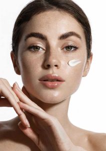 Kem duong am tao lop “dem” ho tro qua trinh tai tao da khi dung Retinol dien ra hieu qua hon
