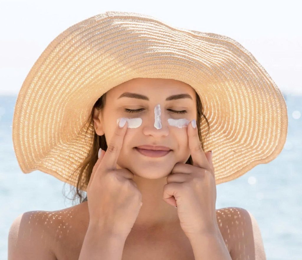 z7318011503151 0fea02be58bdc2e3d4ff98d2c15a48a5 boi-kem-chong-nang-bao-ve-da