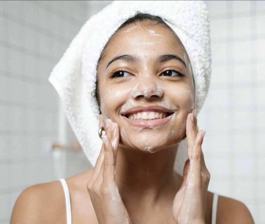 z7318012208334 b5504323576a64b29a3ece87fccad7d2 lam-sach-da-thu-nho-lo-chan-long