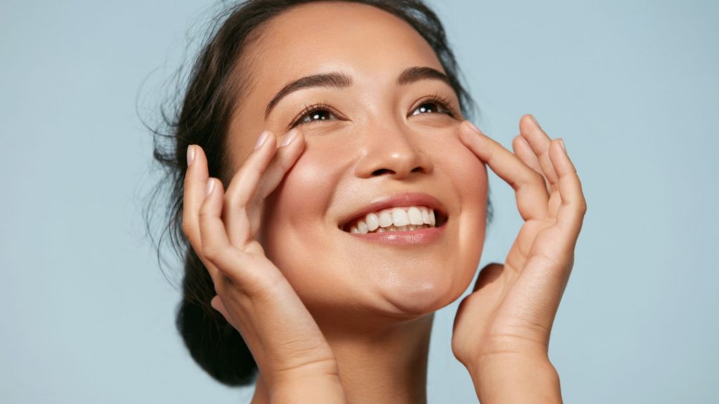 cham soc da mat co gai so tay len da 1024x576 da-lao-hoa-som